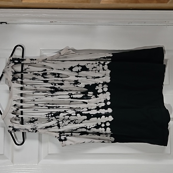 TORRID VINTAGE SLASH BACK TANK L - Picture 7 of 9